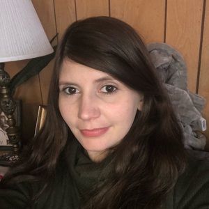 Meet your Posher, Dee